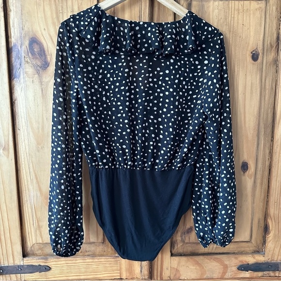 Polka Dot Bodysuit Black Cream Ruffle V Neck - Medium - Picture 5 of 7